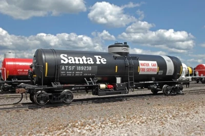 HO scale RTR Santa Fe emergency fire water hose car model c.1985-1995. - Image 1 of 4