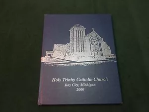 2000 HOLY TRINITY CATHOLIC CHURCH MEMBERSHIP YEARBOOK BAY CITY MI (402) - Picture 1 of 3