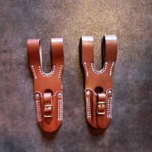 PAIR OF WWII IMPERIAL MILITARY BUCKLE JAPANESE ARMY T30 BAYONET FROG - Picture 1 of 5