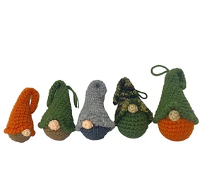 Gehäkelte hängende Wichtel 5er Set Handarbeit Amigurumi Fantasy Kinder Stofftier - Bild 1 von 4