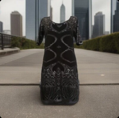 Vestido de cóctel ceñido al cuerpo de lámina tribal manga corta negro plateado Poof para mujer Foto 1 de 4