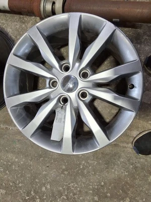 Llanta Dodge Durango 2014-2018 18x8 aluminio pintada Foto 1 de 4