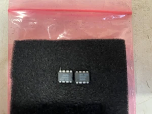 2 Stück SP4902 Plessey 2,5 GHz Divide By 2 Pre Scaler - Bild 1 von 1