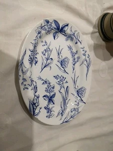 Oval Platter 10.5 x 8.5 with Butterfly Decoration Embossed 1125 on Rear - Picture 1 of 7