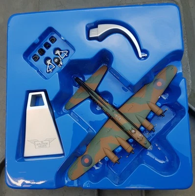 SUPERB CORGI AVIATION ARCHIVE MILITARY B-17G FORTRESS III LIMITED EDITION BOXED - Image 1 of 4