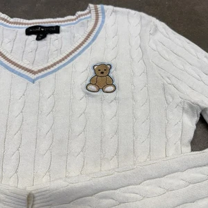 Social Scene Pullover Zopfmuster V-Ausschnitt creme Teddybär Patch Medium adrett Y2K - Bild 1 von 10
