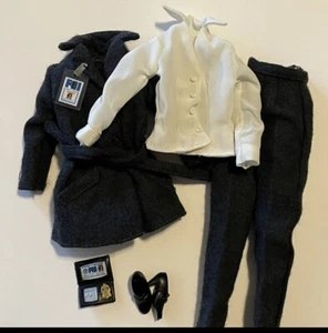 Barbie X Files Dana Scully grau weiß Karriere Outfit  - Bild 1 von 3