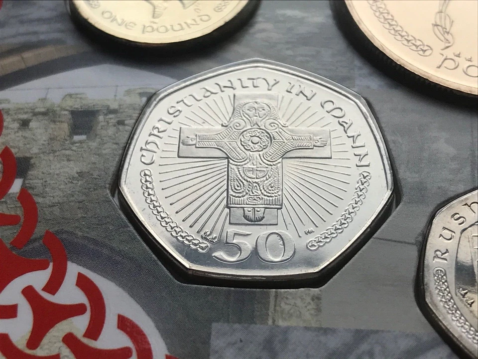 2001 ISLE OF MAN CHRISTIANITY ON MANN HOLY CROSS FIFTY 50 PENCE COIN DIE AA BU - Image 1 of 4