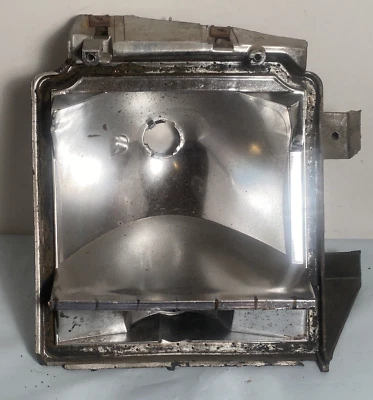 Oldsmobile Cutlass 1980-1983 canastilla de luz trasera izquierda para conductor 4 puertas Foto 1 de 4