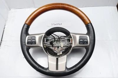 Volante Jeep Grand Cherokee 2011-2013 fabricante de equipos originales cuero negro moldura de madera Foto 1 de 4