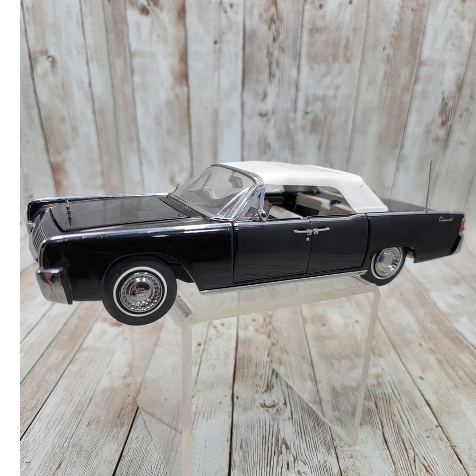Lincoln Continental 1961 Franklin Mint escala 1:24 negro sin caja  Foto 1 de 4