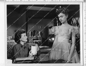 o98715 1948 orig photo Phyllis Thaxter, Allene Roberts - film The Sign of the Ra - Picture 1 of 2