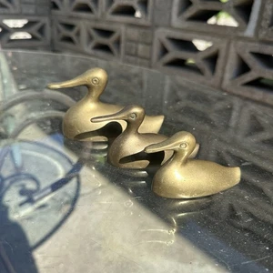 Juego de 3 patos vintage de latón macizo - pisapapeles, estatuilla, decoración de oficina - Imagen 1 de 15
