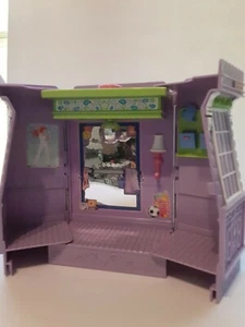 Fisher Price Mattel 2004 Handtasche Haus Puppenhaus lila Tragegurt Tanz Pa - Bild 1 von 8