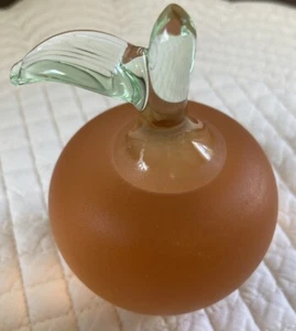 Milchglas Orange oder Pfirsich Obst Stiel Blatt Briefbeschwerer Lehrer Geschenk EUC - Bild 1 von 12