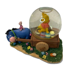 Globo de nieve musical de Disney ""Winnie the Pooh"" con Eeyore Pooh Piglet Wagon Trail - Imagen 1 de 9