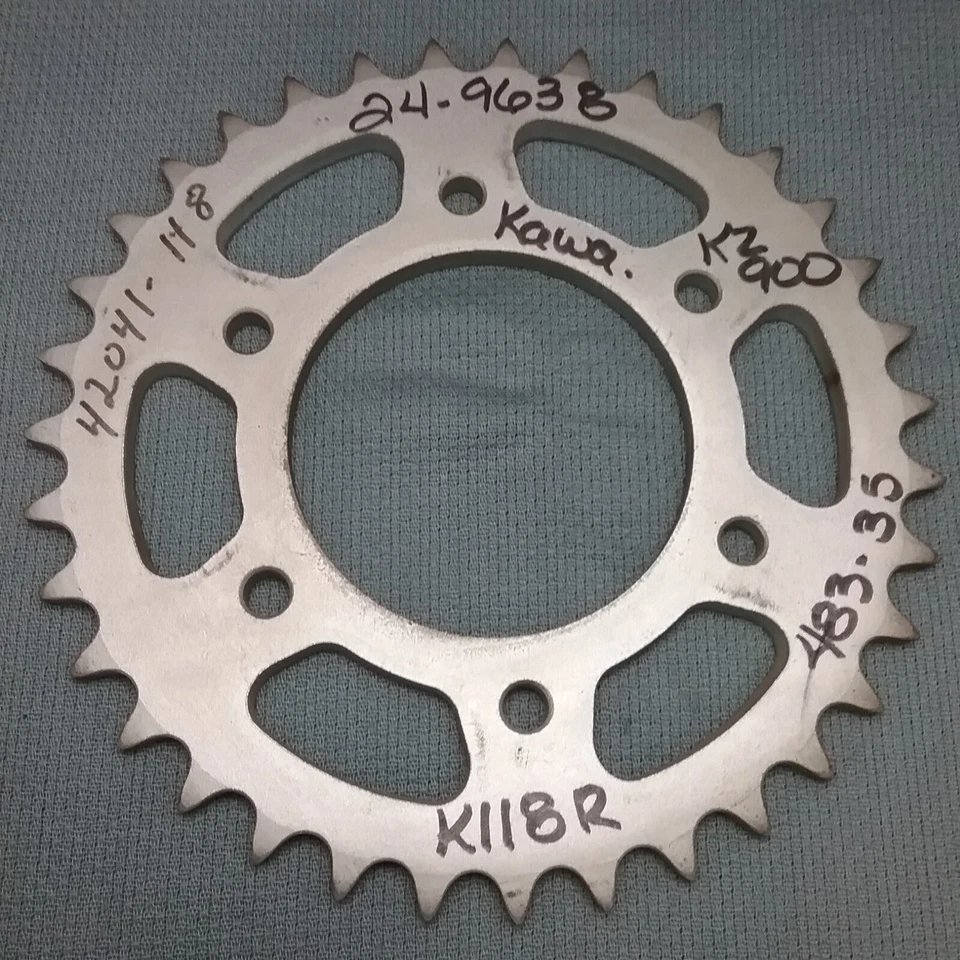 NUEVO PIÑÓN TRASERO ACERO SUNSTAR 118 / 42041-118 / 24-9638 35T REEMPLAZA KAWASAKI Foto 1 de 3