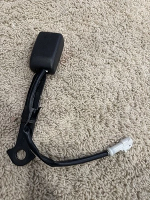 Ford Mustang 2007-2012 negro conductor izquierdo hebilla cinturón de seguridad delantero Foto 1 de 4