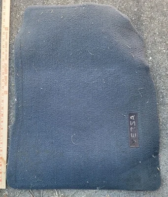 Nissan Versa 2008 alfombra gris pasajero delantero derecho alfombra OEM Foto 1 de 2