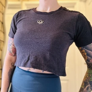 Adidas Women's 3-Stripe Cropped T-Shirt Grey 🩶🐺 - Picture 1 of 2