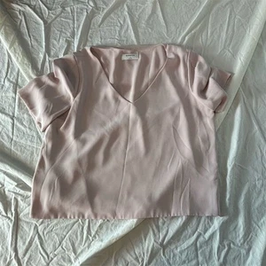 Babaton Damen Bluse rosa V-Ausschnitt Kurzarm Gr. S Freizeit Pullover - Bild 1 von 8