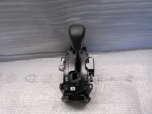 Palanca de cambios de piso Toyota Corolla 2022-2025 PN:75G892-LHD OEM - Imagen 1 de 13