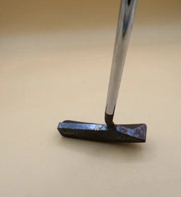 Maxfli Tad Moore TM-8 Putter Right Handed Original Classic Vintage Rust 32" - Image 1 of 4