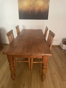 Tisch mit 6 Stühlen. Tischplatte ￼Waggon Tür Aus England.