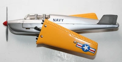 LIONEL 6800 - 60 美国海军训练器彩色飞机银色和黄色全新美国制造 — 第 1/3 张图片