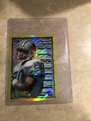 1996 Topps Finest - Barry Sanders Pro Bowl Jumbo Gold Refractor NO 8 OF 22! - Image 1 of 2