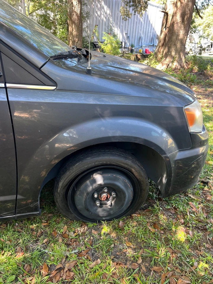2011-2016 Chrysler Town & Country OEM Front Passenger Side Fender Panel PXJ - Image 1 of 4