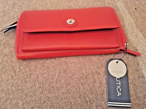 Nautica Red Clutch Geldbörse Rot mehrere Fächer RFID Blocking Technologie Safe - Bild 1 von 5