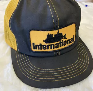 De colección International Harvester SnapBack Trucker Hat K Products EE. UU. Gorra Tractor - Imagen 1 de 9