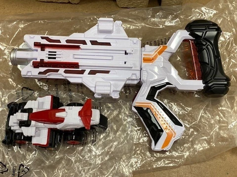 Bandai DX VS Changer Lupin Red Set Power Rangers Lupinranger VS Patoranger Cover