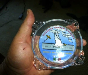 VINTAGE GLAS ASCHENBECHER MEXIKANISCHE LUFTWAFFE ESCUELA MILITAR DE AVIACION FAM STEARMAN - Bild 1 von 5