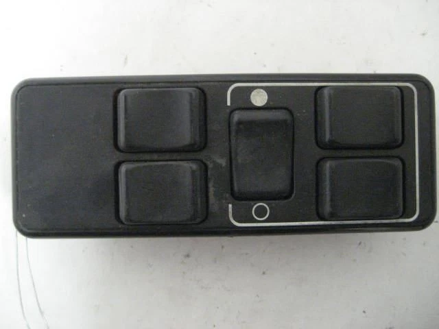 INTERRUPTOR DE JANELA Volvo 740 1989 89 53717 - Imagem 1 de 4