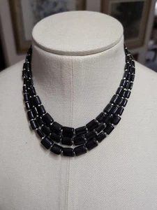 Damen tiefschwarze Perlen 3 Schnüre Halsband modern 18" Halskette Nachlass - Bild 1 von 4