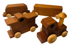 4 teiliges - Holzeisenbahn Lok Set schönes Vintage Handarbeit Zugset - Bild 1 von 11