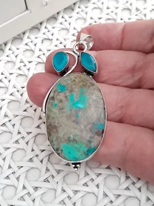 BELLISSIMO CIONDOLO CRISOCOLLA E CALCEDONIO BLU IN ARGENTO 925, PENDENTE COLLANA - Foto 1 di 20