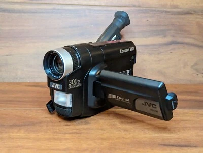 JVC GR-AXM225U Compact VHS Camcorder (VHS-C) - Parts Or Repair Only See Details - Image 1 of 4