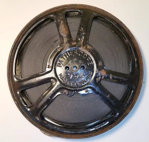 Charlie Chaplin Rare bobine de film 8mm "Rolling Around" ("The Rink" - Photo 1/7