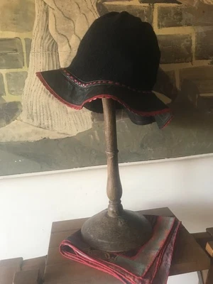 cappello  in lana Moschino vintage - Immagine 1 di 4