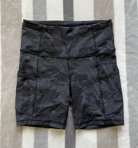 Pantalones cortos de bicicleta camuflados de tiro alto Lululemon Athletica Align para mujer 4 Yoga Comfort - Imagen 1 de 8