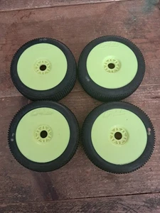 Proline SwitchBlade Off-Road 1/8 Buggy Tires Set Of 4 9057-17 mm Hex Yellow Rims - Picture 1 of 14
