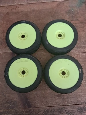 Proline SwitchBlade Dirt Buggy Truggie Wheels Set Of 4 9057- 17mm Hex RARE - Image 1 of 4