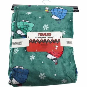 Berkshire Peanuts Snoopy Puffer Coat Fleece Throw Blanket 50" x 70" Green - Picture 1 of 1