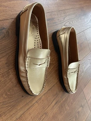 Мокасины Sebago Dan Met Penny для женщин с золотой металлической отделкой.  Размер 8,5 - Изображение 1 из 4