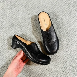 De colección Y2k Cuero Negro Puntera Redonda Gatito Tacón Zueco Mula Confort Zapato 9AA Aravon - Imagen 1 de 7