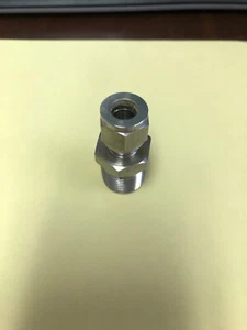 3/8 TUBE X 1/2MPT COMPRESSION FITTING GYROLOC BY HOKE - Picture 1 of 5