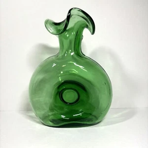 Green Art Glass Pinched Vase with Ruffle Edge 6" Tall - Picture 1 of 6